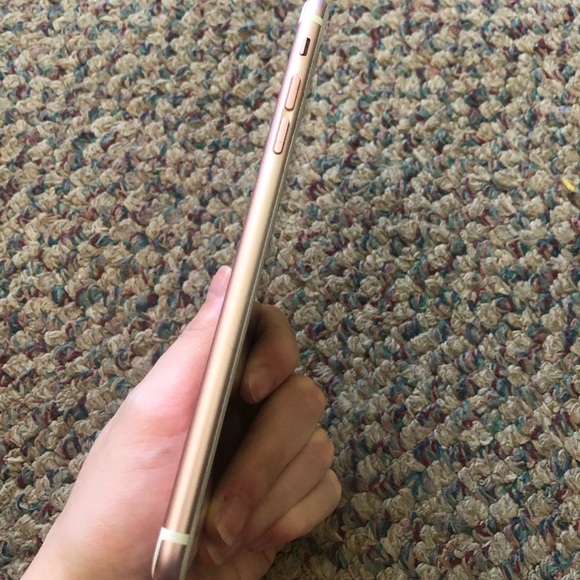 Unlocked iPhone 6s GREAT CONDITION - Picture 6 of 6